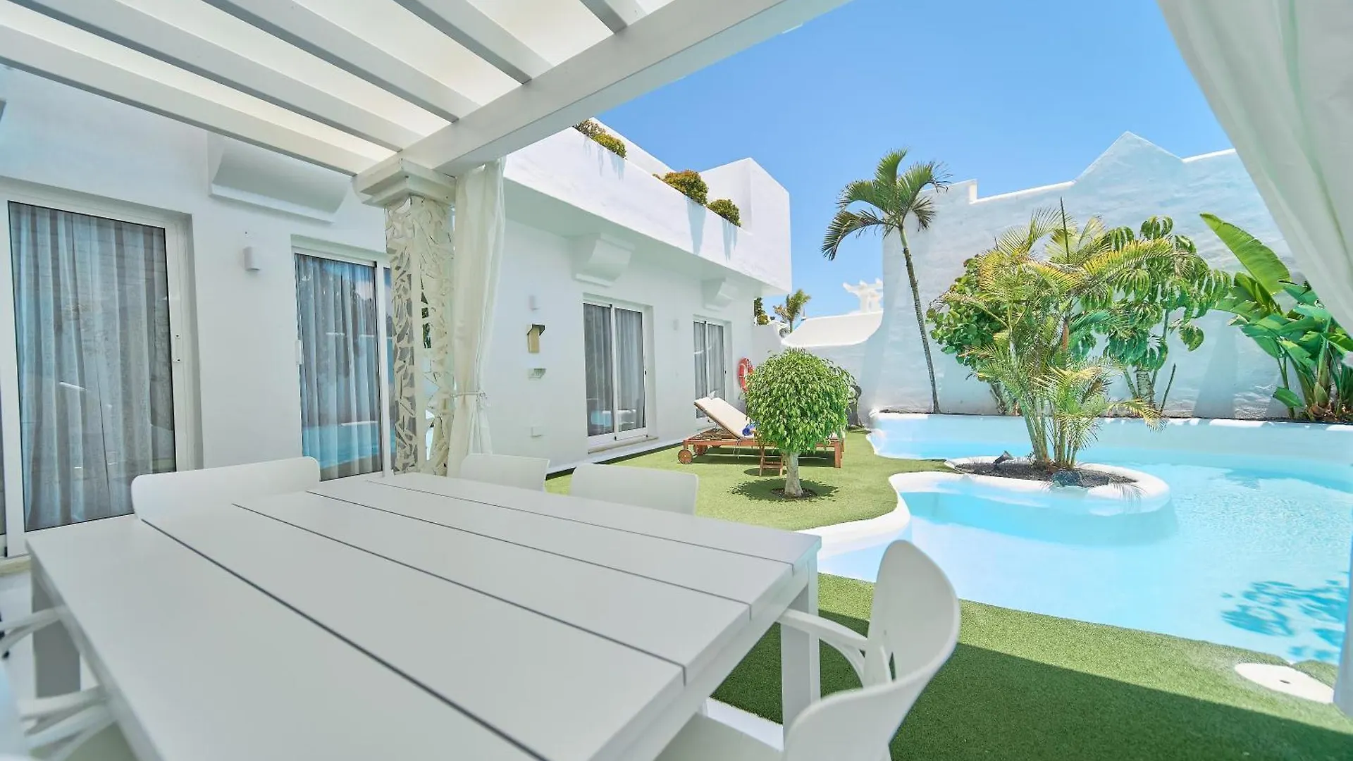 Katis Villas Boutique In Bahiazul Corralejo 4*,